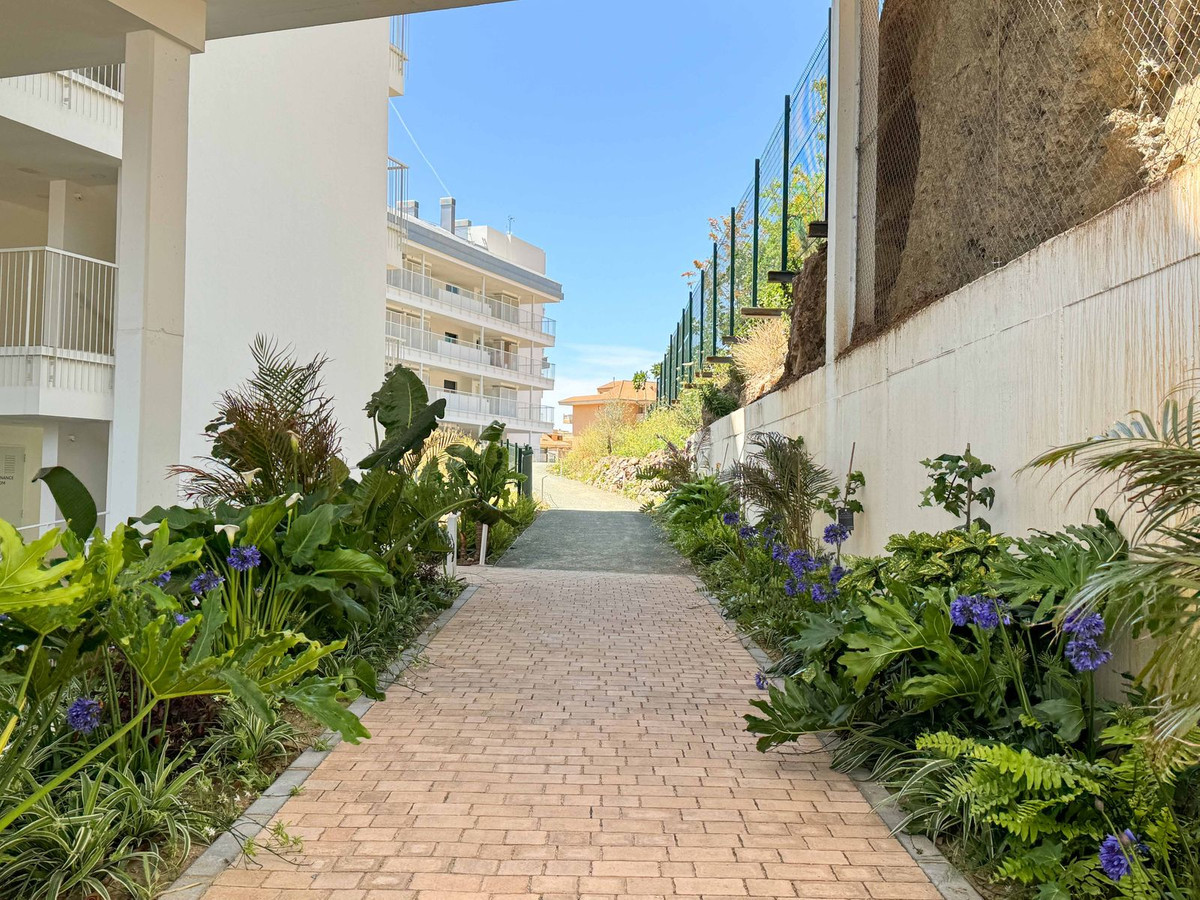 2 Bed Apartment for sale in Fuengirola Costa Del Sol, Málaga, Spain