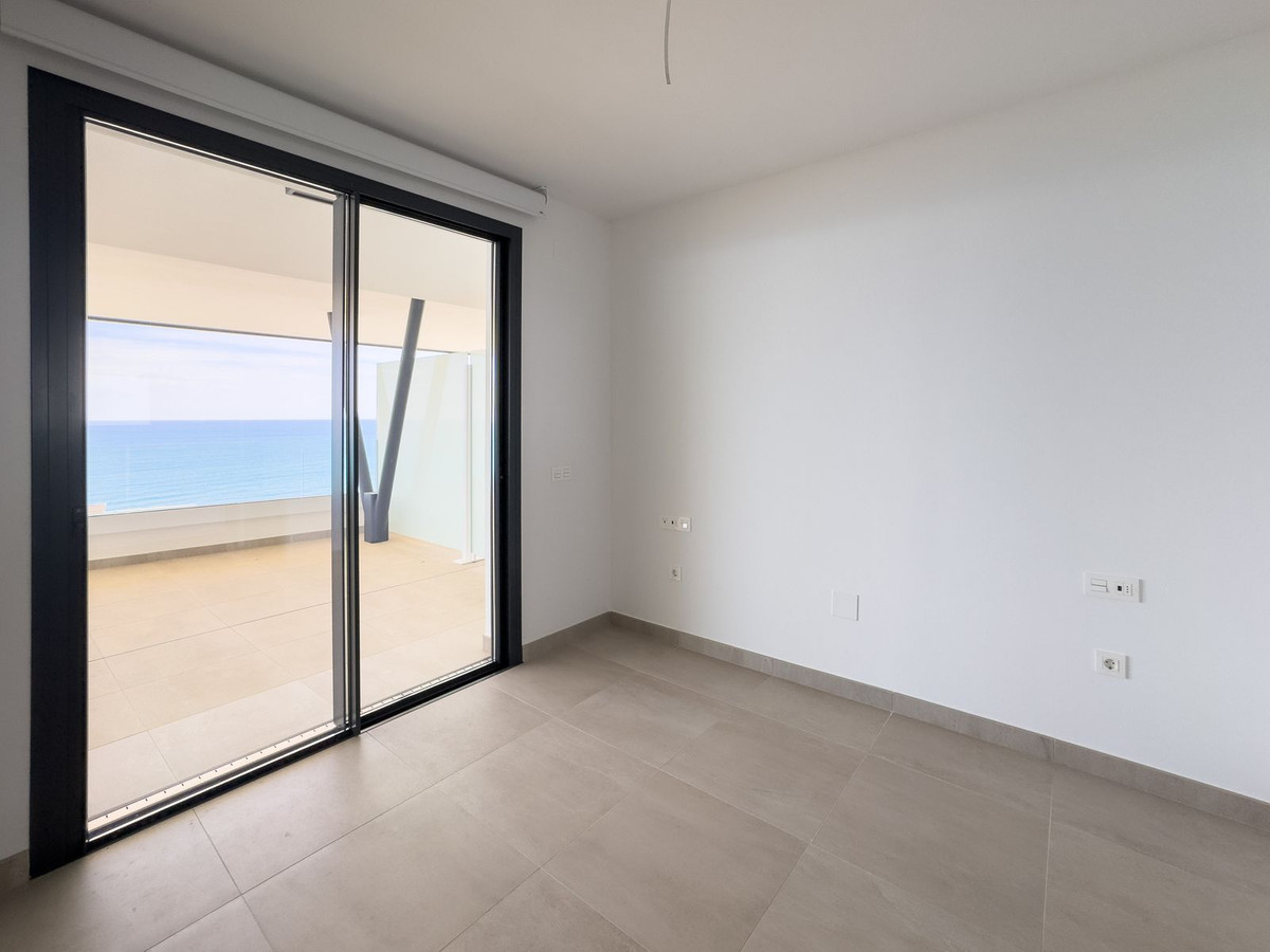 2 Bed Apartment for sale in Fuengirola Costa Del Sol, Málaga, Spain