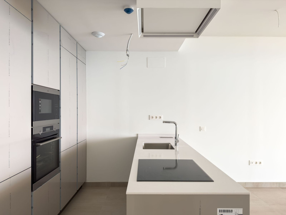 2 Bed Apartment for sale in Fuengirola Costa Del Sol, Málaga, Spain