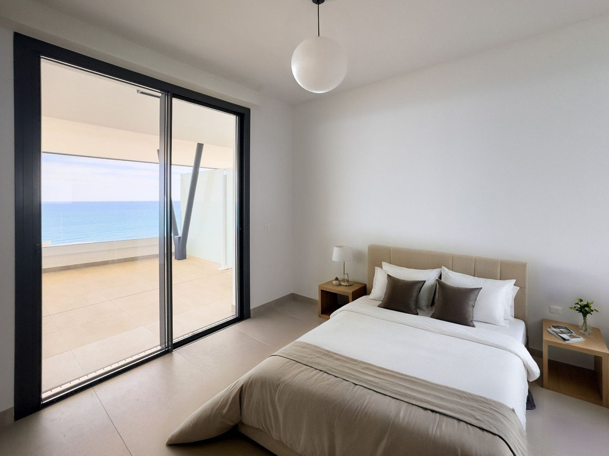 2 Bed Apartment for sale in Fuengirola Costa Del Sol, Málaga, Spain