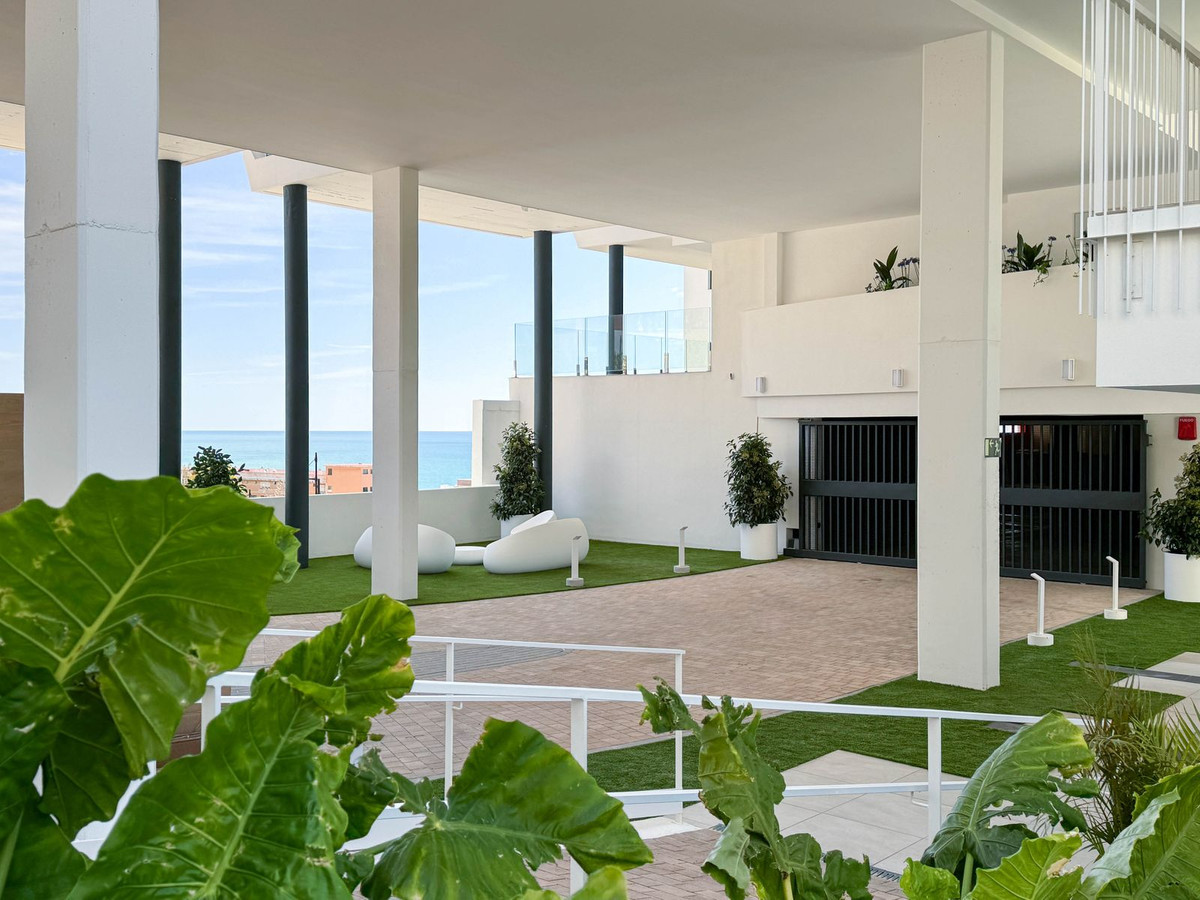 2 Bed Apartment for sale in Fuengirola Costa Del Sol, Málaga, Spain