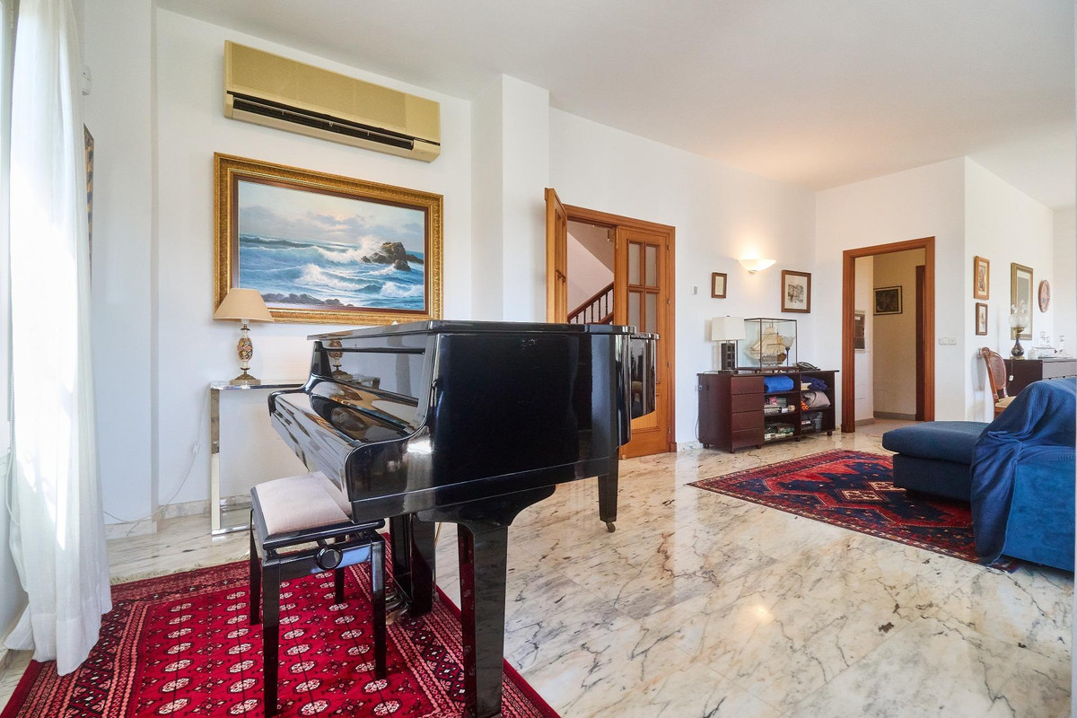 Se vende Villa - Chalet de 4 dormitorios en Costa Del Sol, Málaga, España