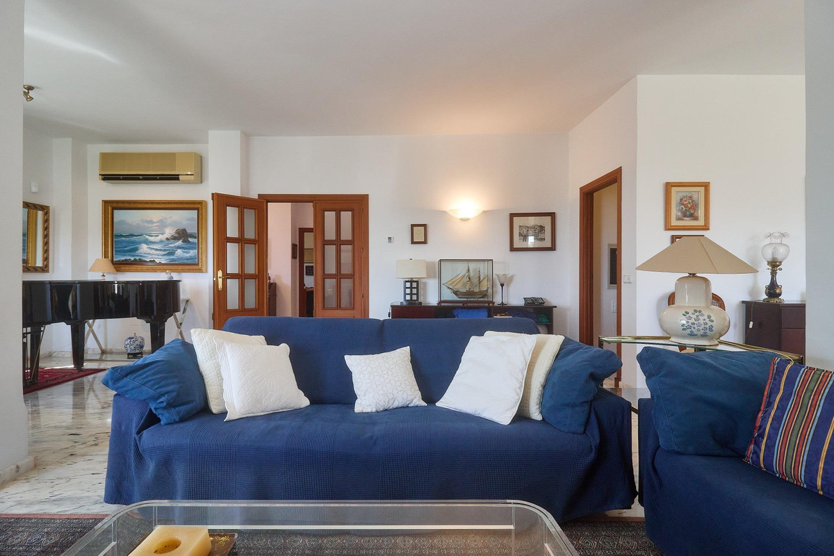 Se vende Villa - Chalet de 4 dormitorios en Costa Del Sol, Málaga, España