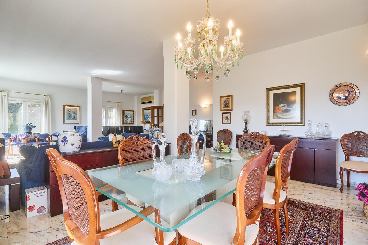 Se vende Villa - Chalet de 4 dormitorios en Costa Del Sol, Málaga, España