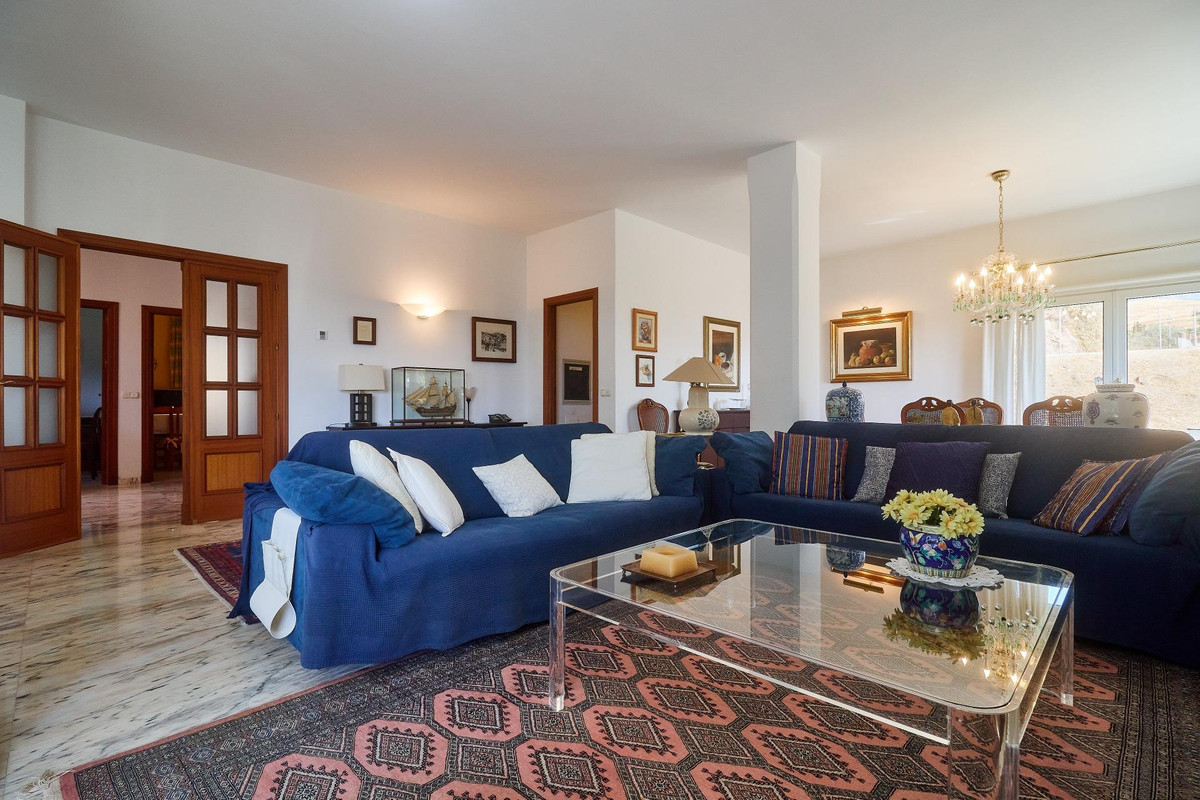 Se vende Villa - Chalet de 4 dormitorios en Costa Del Sol, Málaga, España