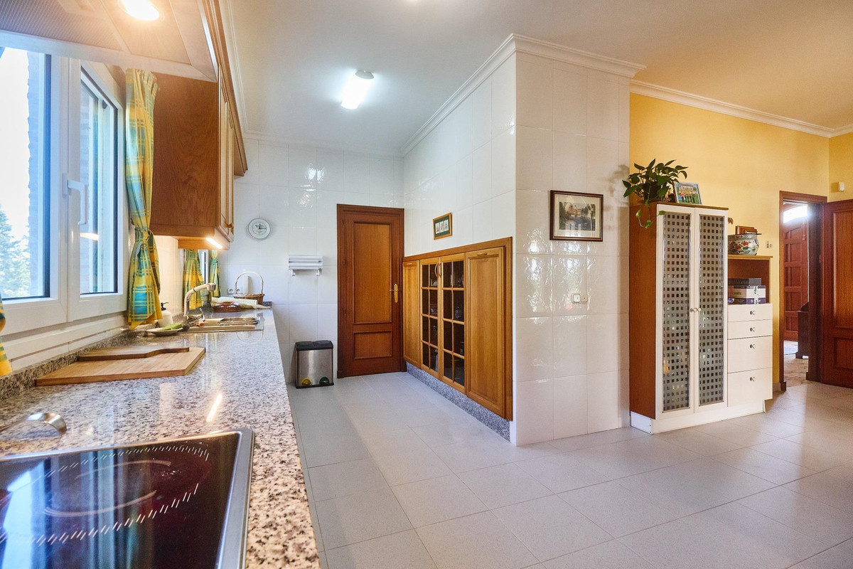 Se vende Villa - Chalet de 4 dormitorios en Costa Del Sol, Málaga, España