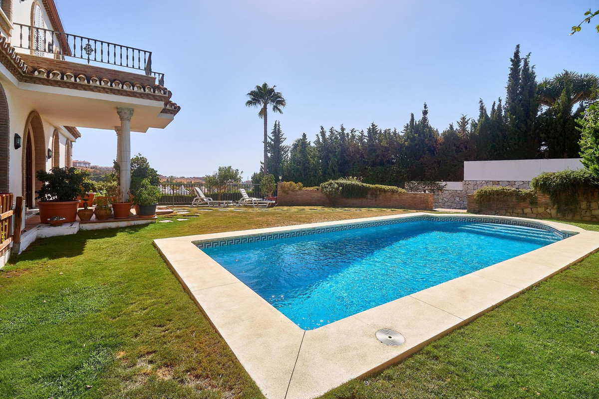 Se vende Villa - Chalet de 4 dormitorios en Costa Del Sol, Málaga, España