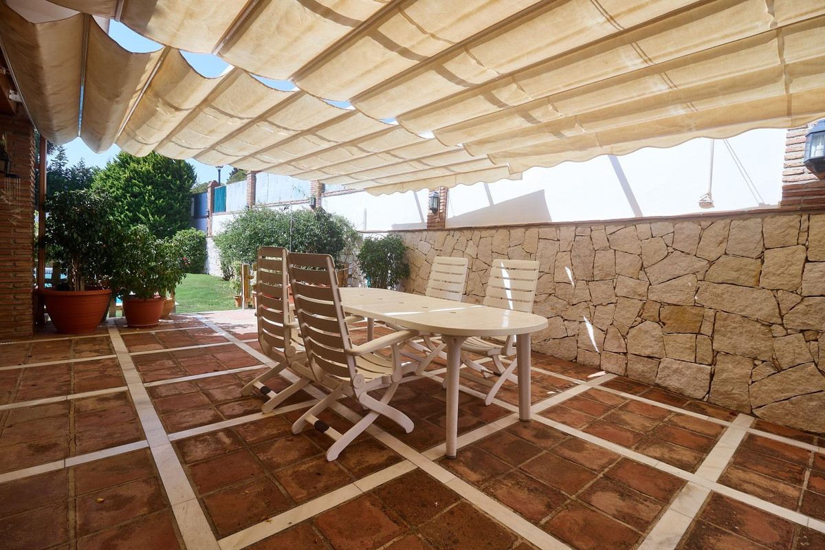 Se vende Villa - Chalet de 4 dormitorios en Costa Del Sol, Málaga, España
