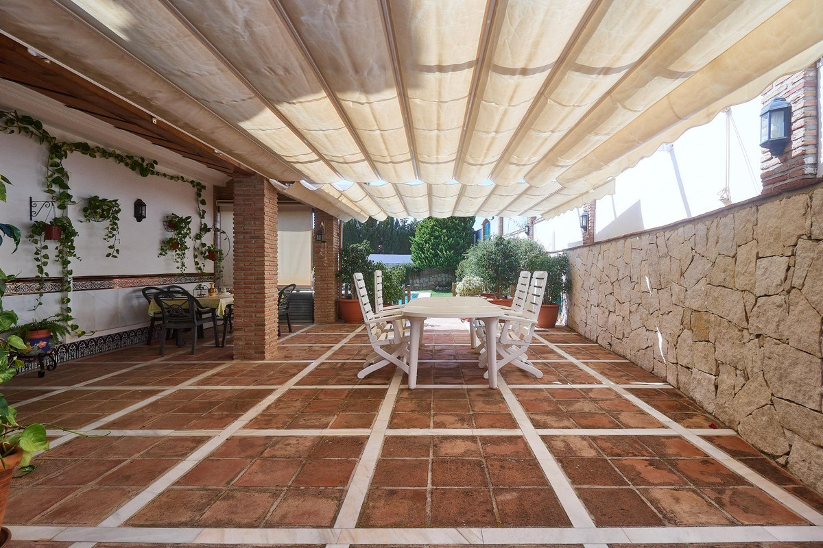 Se vende Villa - Chalet de 4 dormitorios en Costa Del Sol, Málaga, España