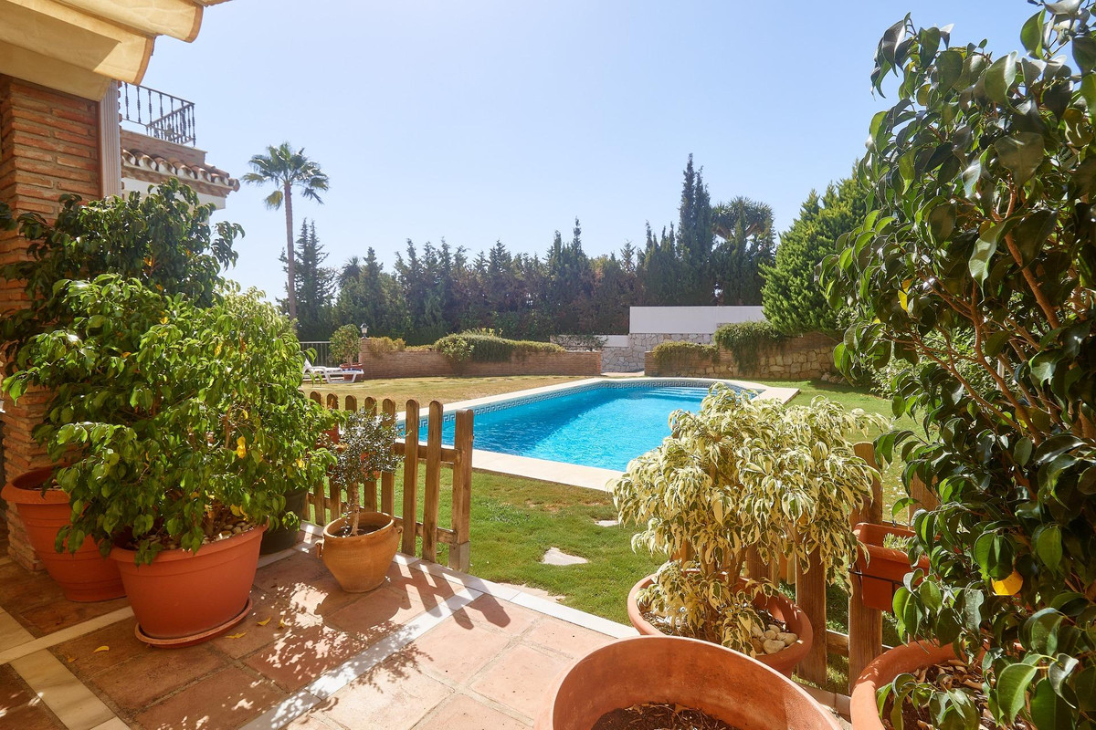 Se vende Villa - Chalet de 4 dormitorios en Costa Del Sol, Málaga, España