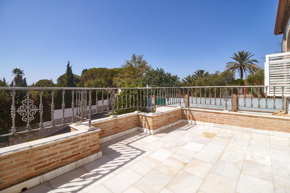 Se vende Villa - Chalet de 4 dormitorios en Costa Del Sol, Málaga, España
