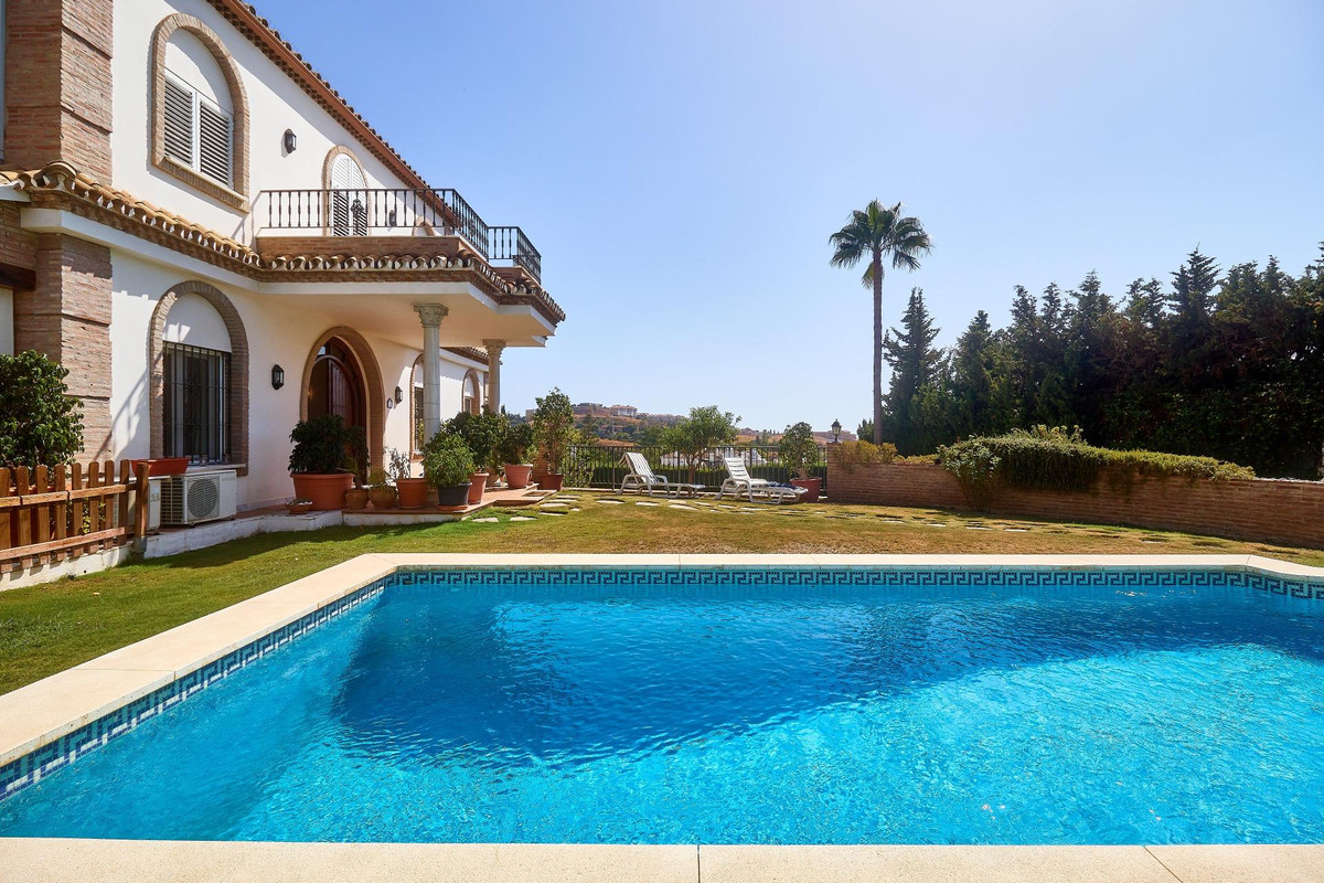 Se vende Villa - Chalet de 4 dormitorios en Costa Del Sol, Málaga, España