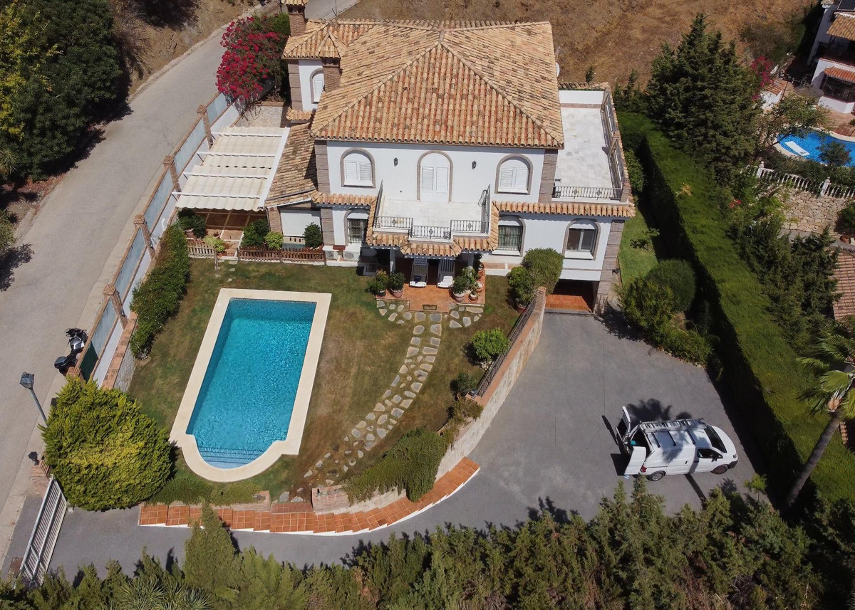Se vende Villa - Chalet de 4 dormitorios en Costa Del Sol, Málaga, España