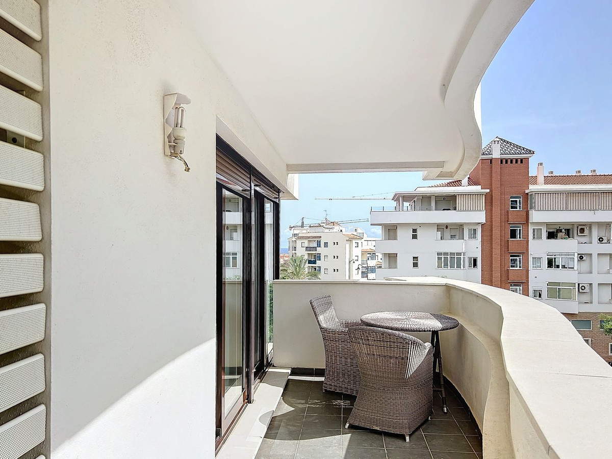 3 Bed Apartment for sale in Estepona Costa Del Sol, Málaga, Spain