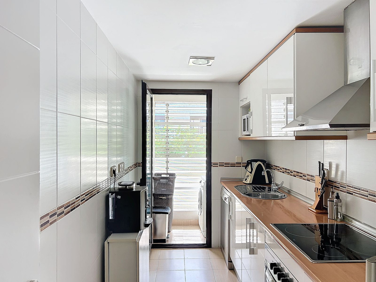 3 Bed Apartment for sale in Estepona Costa Del Sol, Málaga, Spain