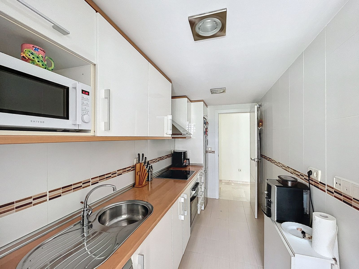 3 Bed Apartment for sale in Estepona Costa Del Sol, Málaga, Spain