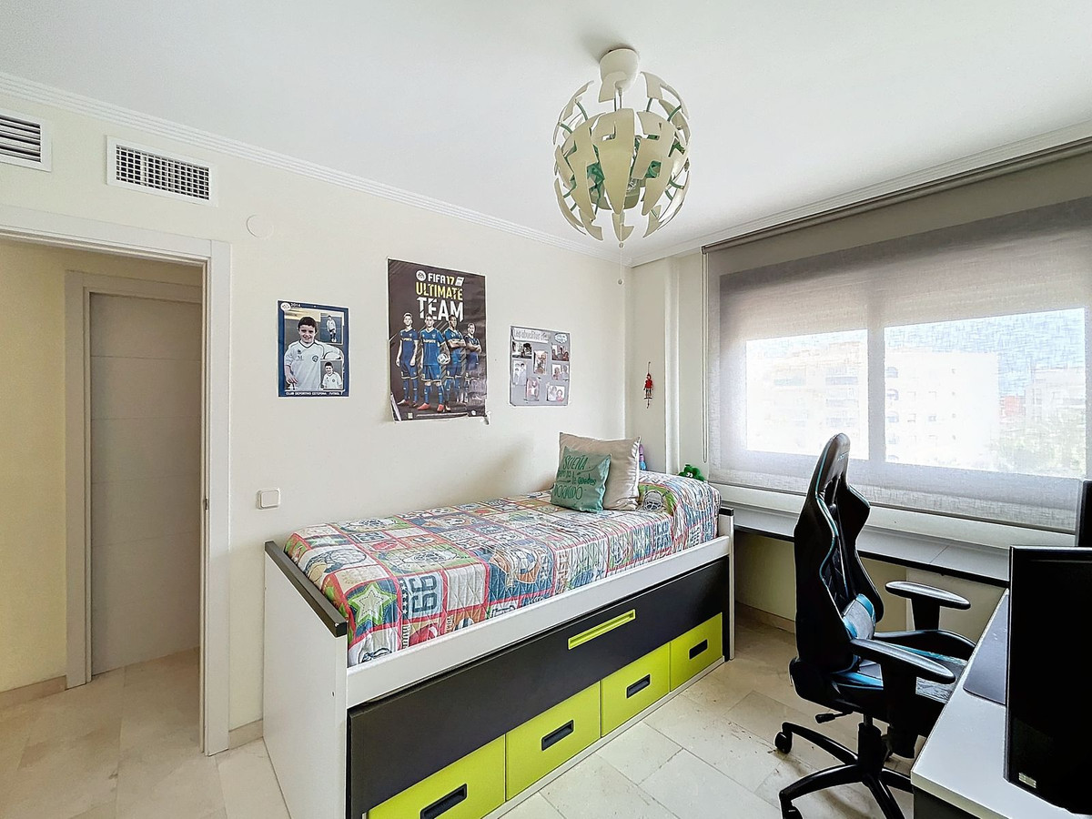 3 Bed Apartment for sale in Estepona Costa Del Sol, Málaga, Spain