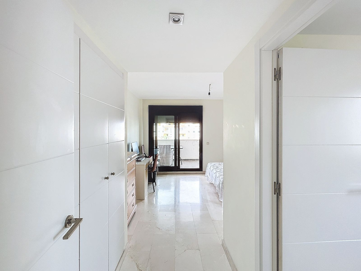 3 Bed Apartment for sale in Estepona Costa Del Sol, Málaga, Spain