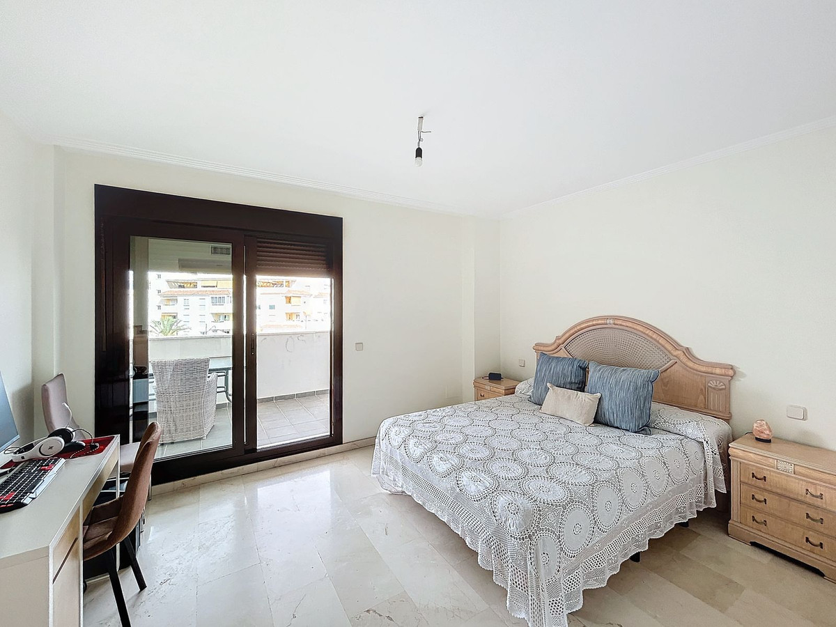 3 Bed Apartment for sale in Estepona Costa Del Sol, Málaga, Spain