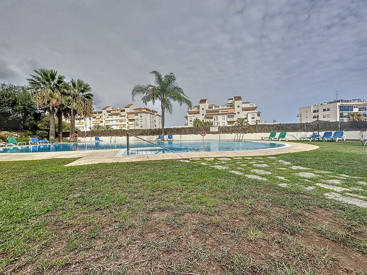 3 Bed Apartment for sale in Estepona Costa Del Sol, Málaga, Spain