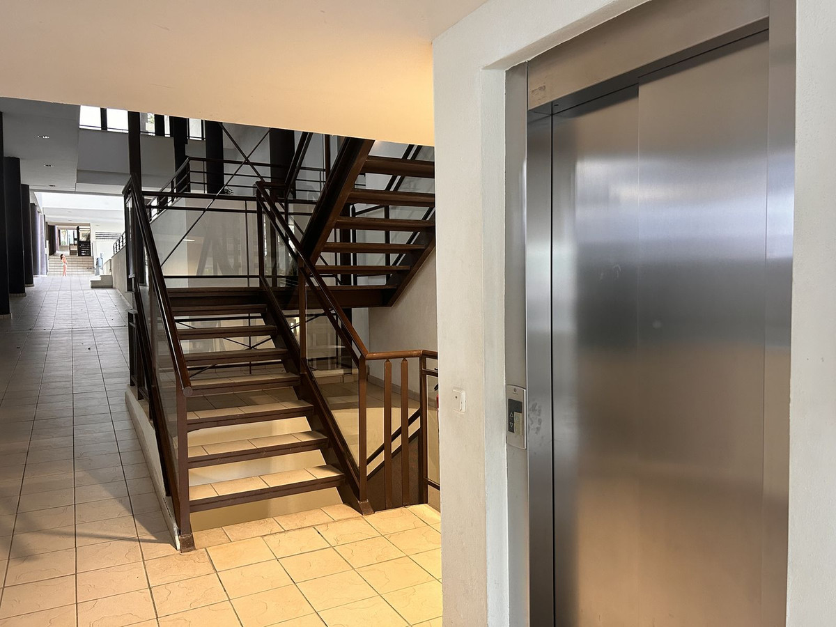 3 Bed Apartment for sale in Estepona Costa Del Sol, Málaga, Spain
