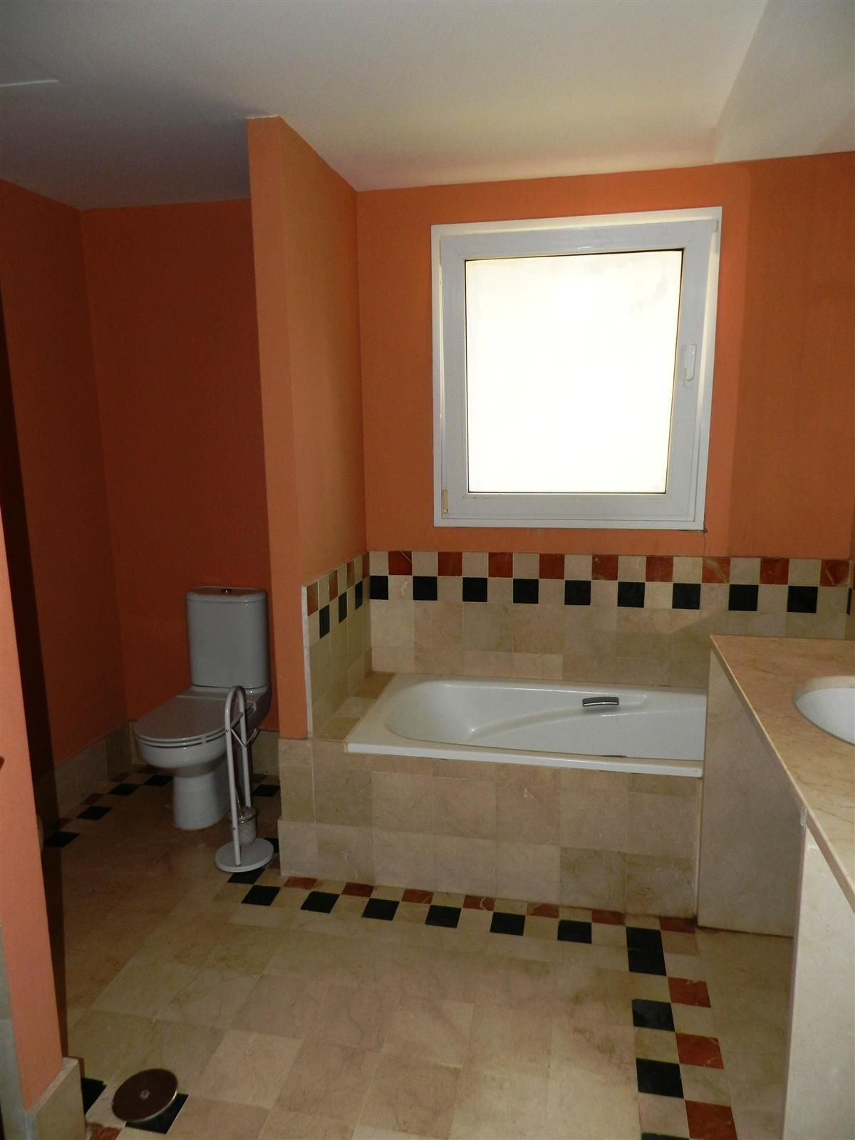 Se vende Villa - Chalet de 4 dormitorios en Costa Del Sol, Cadiz, España