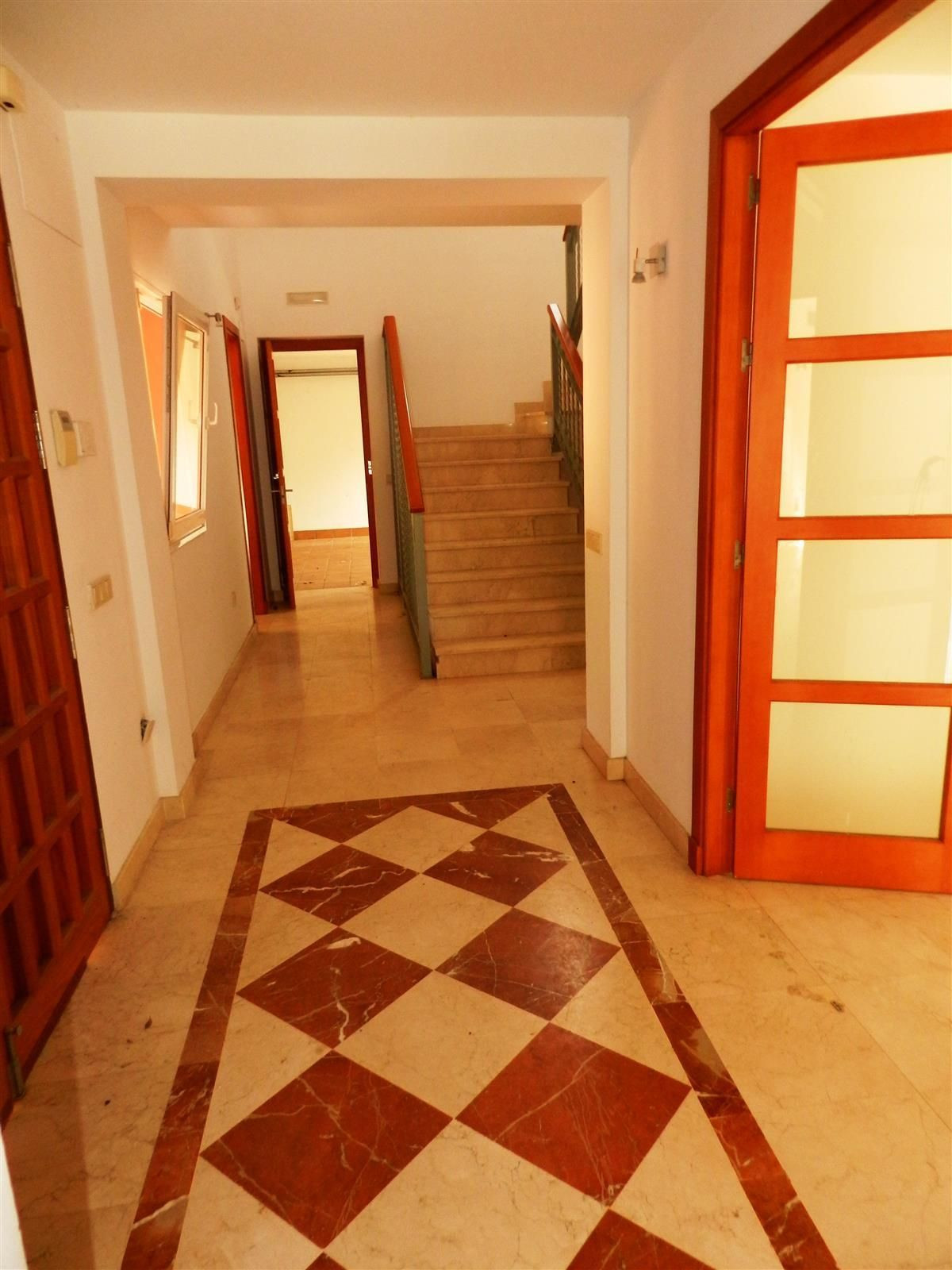 Se vende Villa - Chalet de 4 dormitorios en Costa Del Sol, Cadiz, España