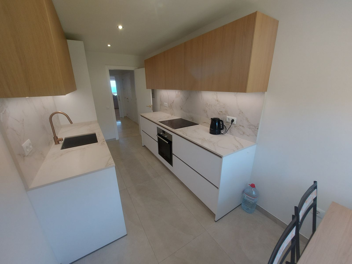 2 Bed Apartment for sale in La Duquesa Costa Del Sol, Málaga, Spain