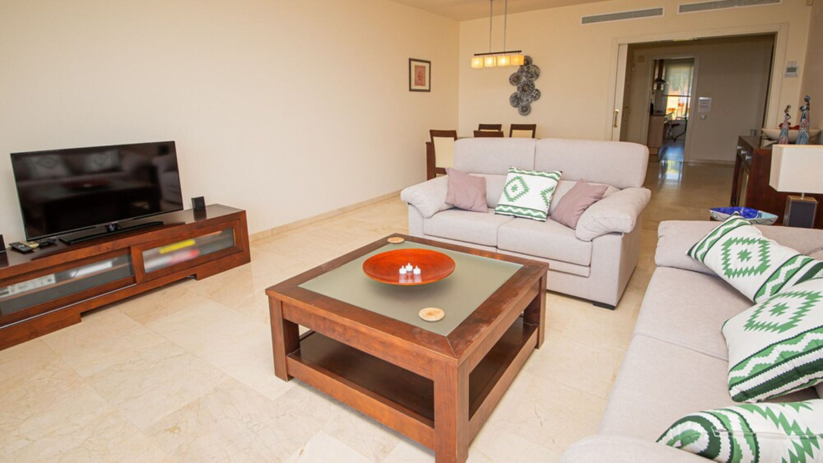 2 Bed Apartment for sale in La Duquesa Costa Del Sol, Málaga, Spain