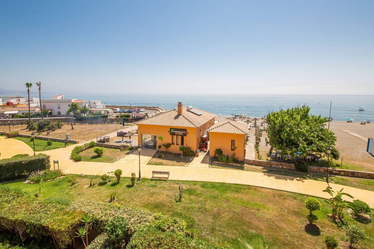 2 Bed Apartment for sale in La Duquesa Costa Del Sol, Málaga, Spain