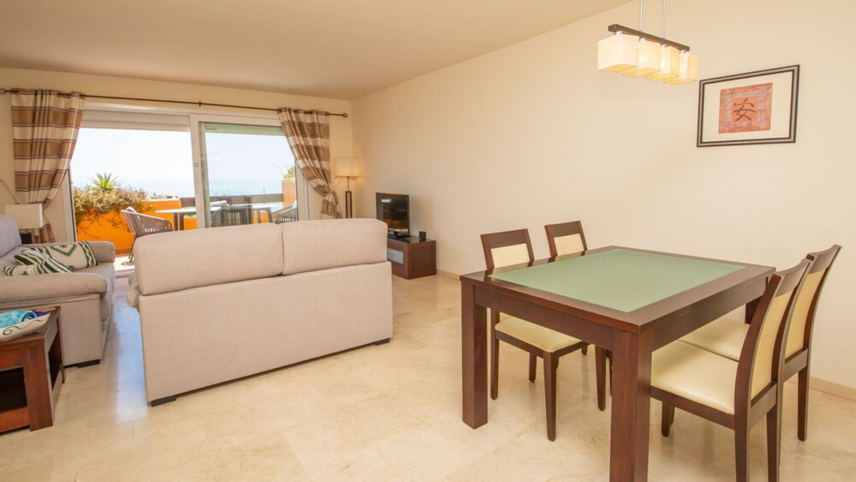 2 Bed Apartment for sale in La Duquesa Costa Del Sol, Málaga, Spain