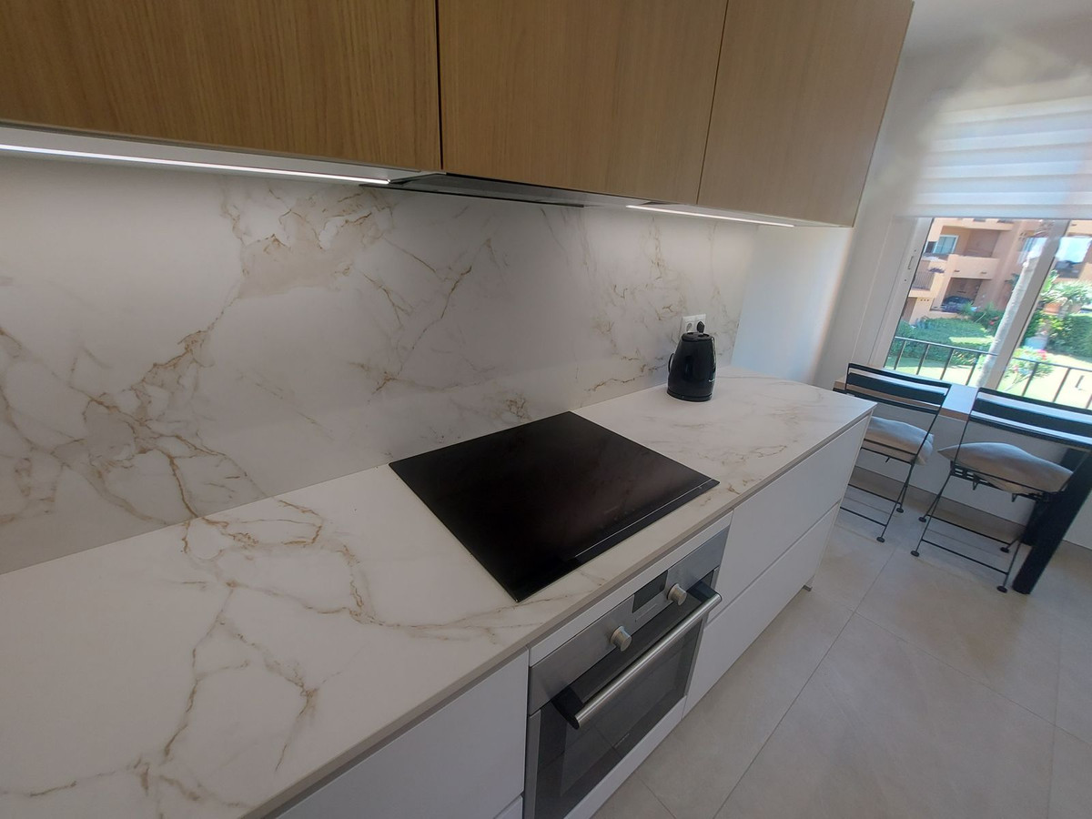 2 Bed Apartment for sale in La Duquesa Costa Del Sol, Málaga, Spain
