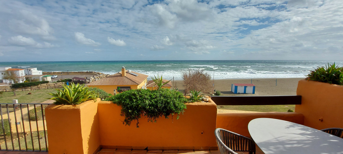 2 Bed Apartment for sale in La Duquesa Costa Del Sol, Málaga, Spain