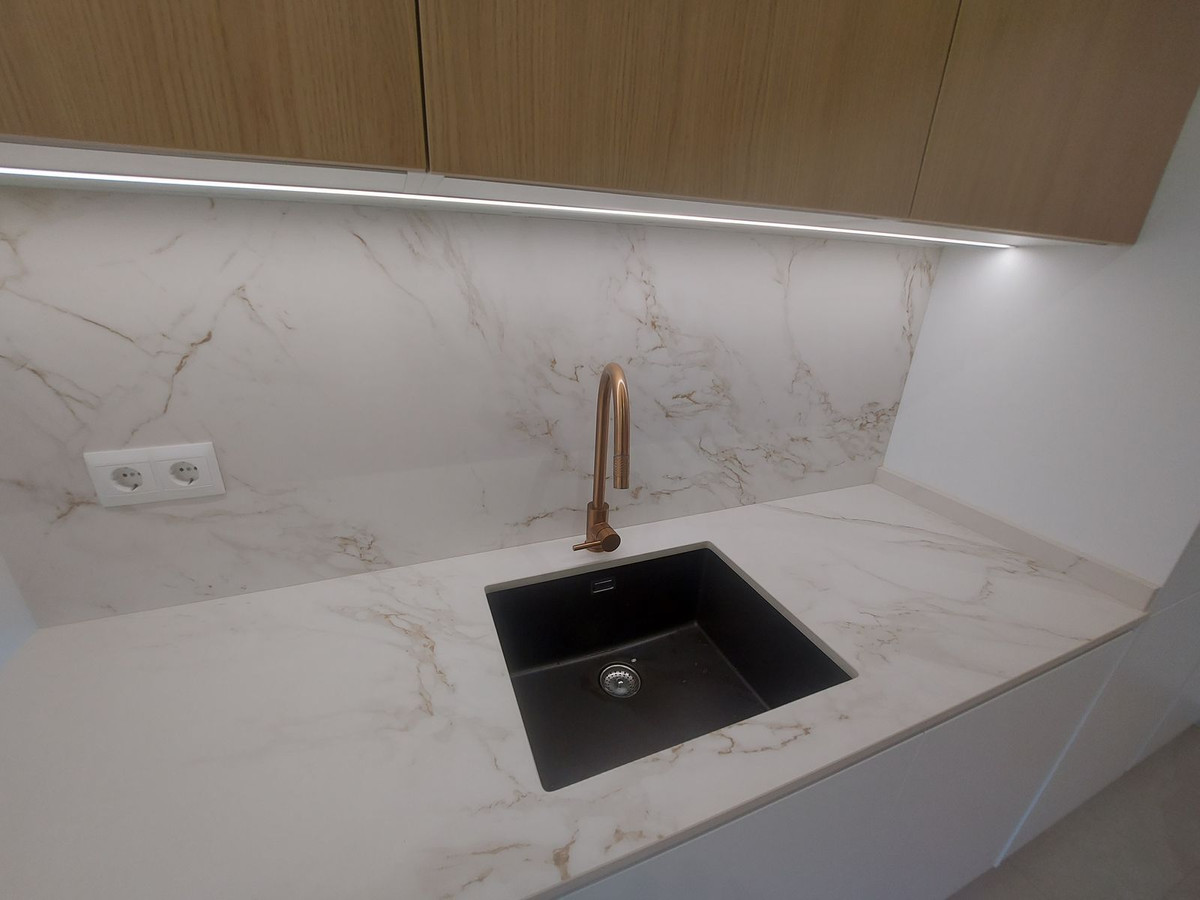 2 Bed Apartment for sale in La Duquesa Costa Del Sol, Málaga, Spain