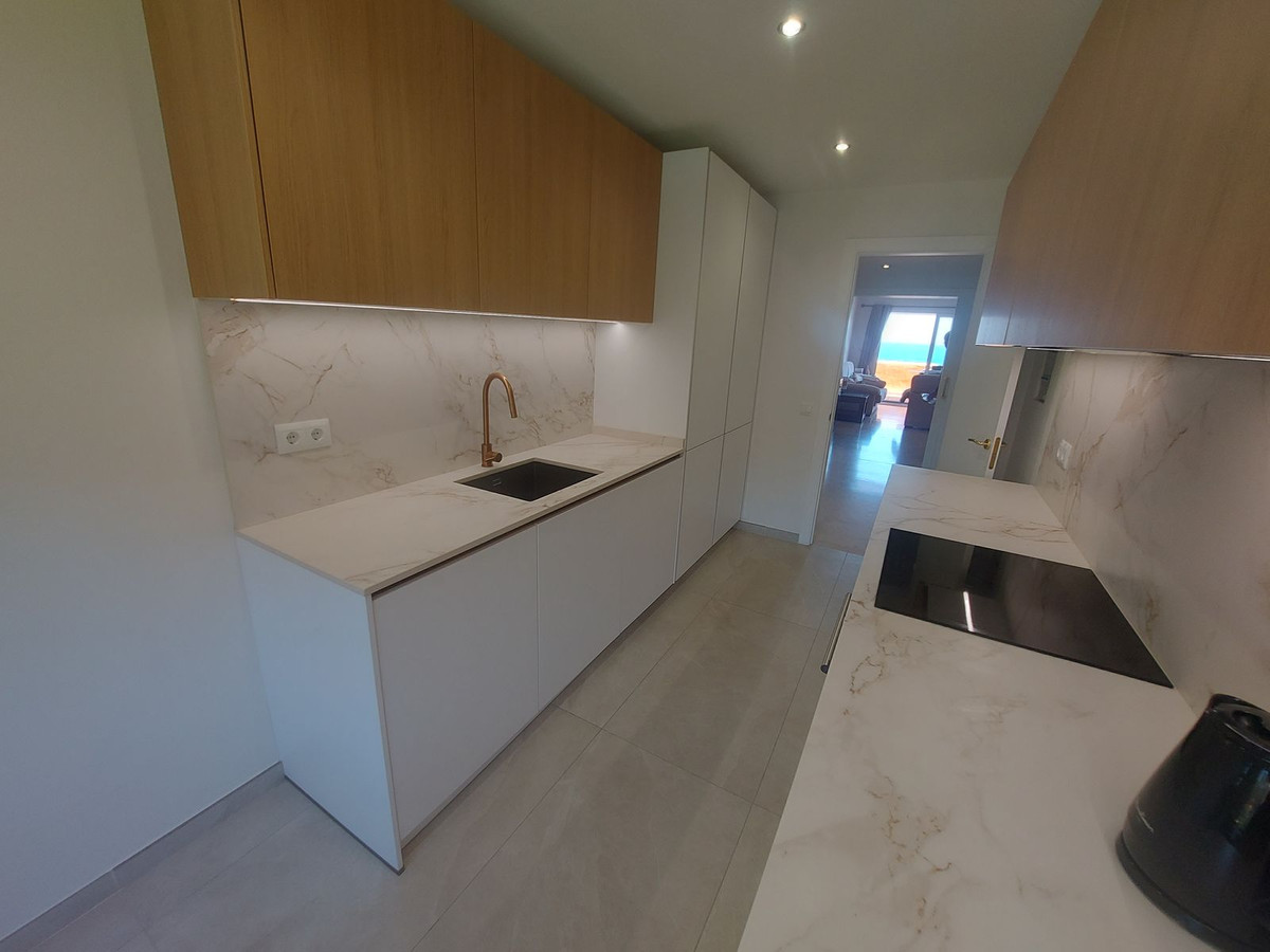 2 Bed Apartment for sale in La Duquesa Costa Del Sol, Málaga, Spain