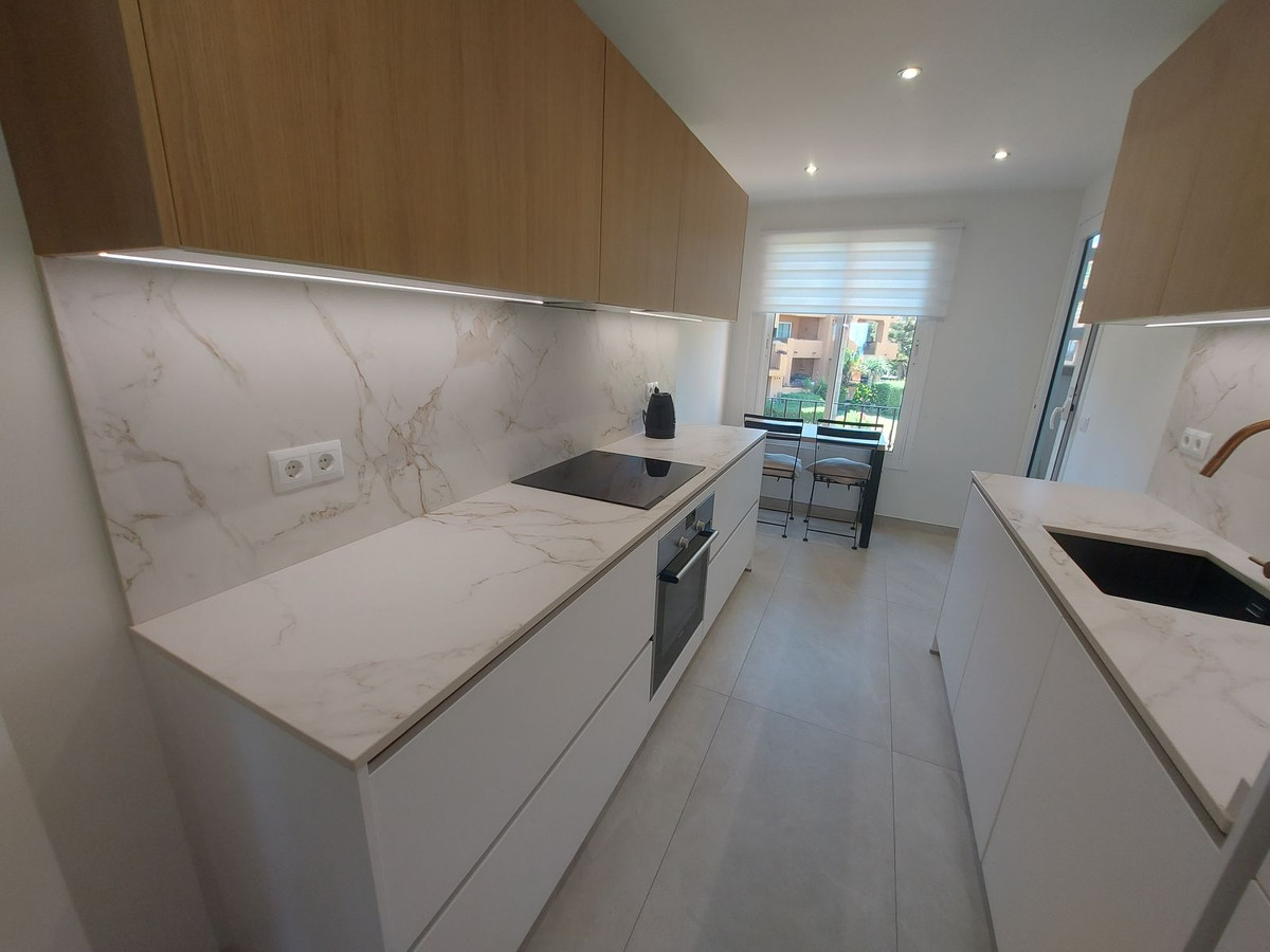 2 Bed Apartment for sale in La Duquesa Costa Del Sol, Málaga, Spain