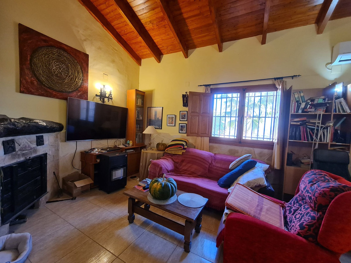4 Bed Townhouse for sale in Pinoso Costa Blanca, Alicante, Spain