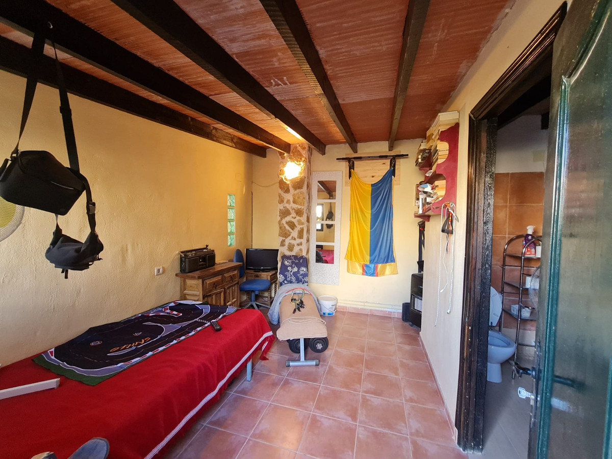 4 Bed Townhouse for sale in Pinoso Costa Blanca, Alicante, Spain