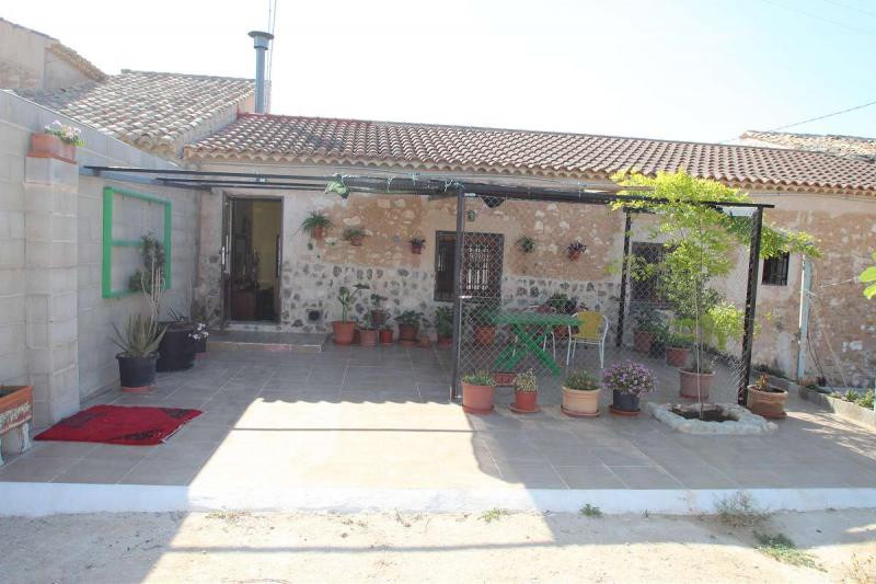 4 Bed Townhouse for sale in Pinoso Costa Blanca, Alicante, Spain