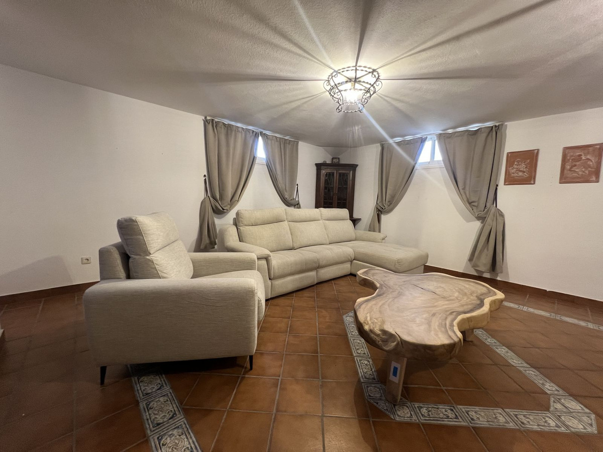5 Bed Townhouse for sale in San Pedro De Alcántara Costa Del Sol, Málaga, Spain