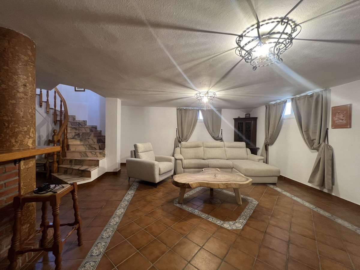 5 Bed Townhouse for sale in San Pedro De Alcántara Costa Del Sol, Málaga, Spain