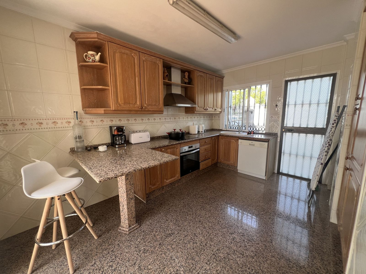 5 Bed Townhouse for sale in San Pedro De Alcántara Costa Del Sol, Málaga, Spain