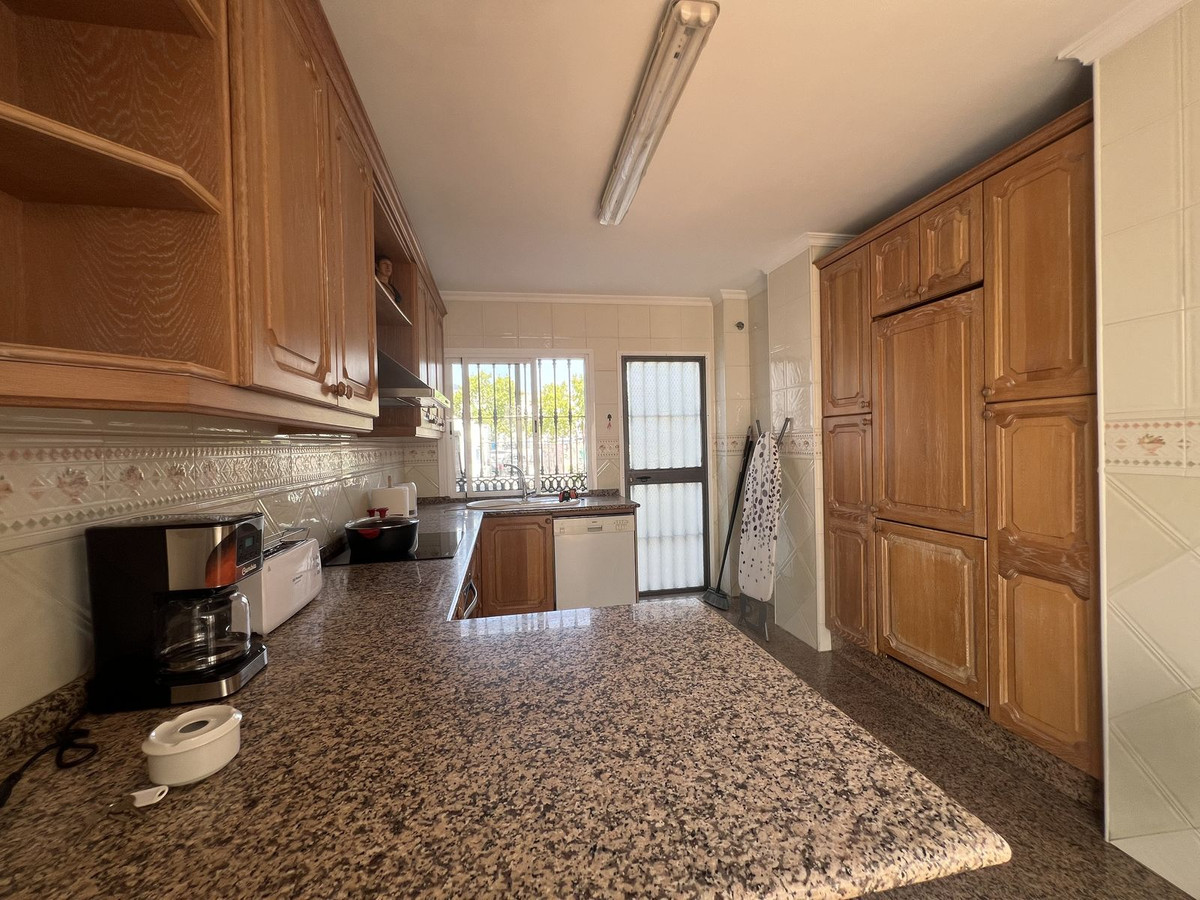 5 Bed Townhouse for sale in San Pedro De Alcántara Costa Del Sol, Málaga, Spain