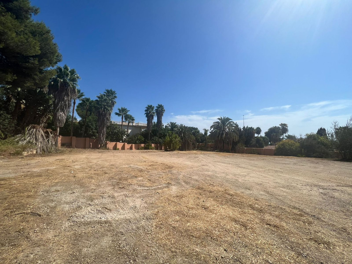Se vende Terreno Urbano de 7 dormitorios en Costa Del Sol, Málaga, España