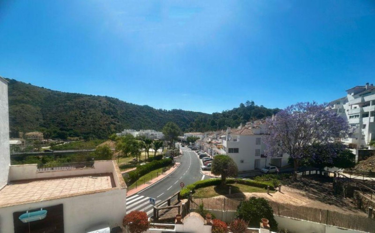 4 Bed Townhouse for sale in Benahavís Costa Del Sol, Málaga, Spain