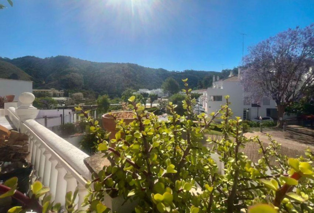 4 Bed Townhouse for sale in Benahavís Costa Del Sol, Málaga, Spain