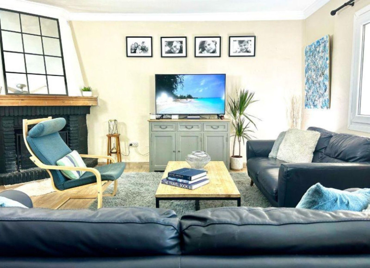4 Bed Townhouse for sale in Benahavís Costa Del Sol, Málaga, Spain