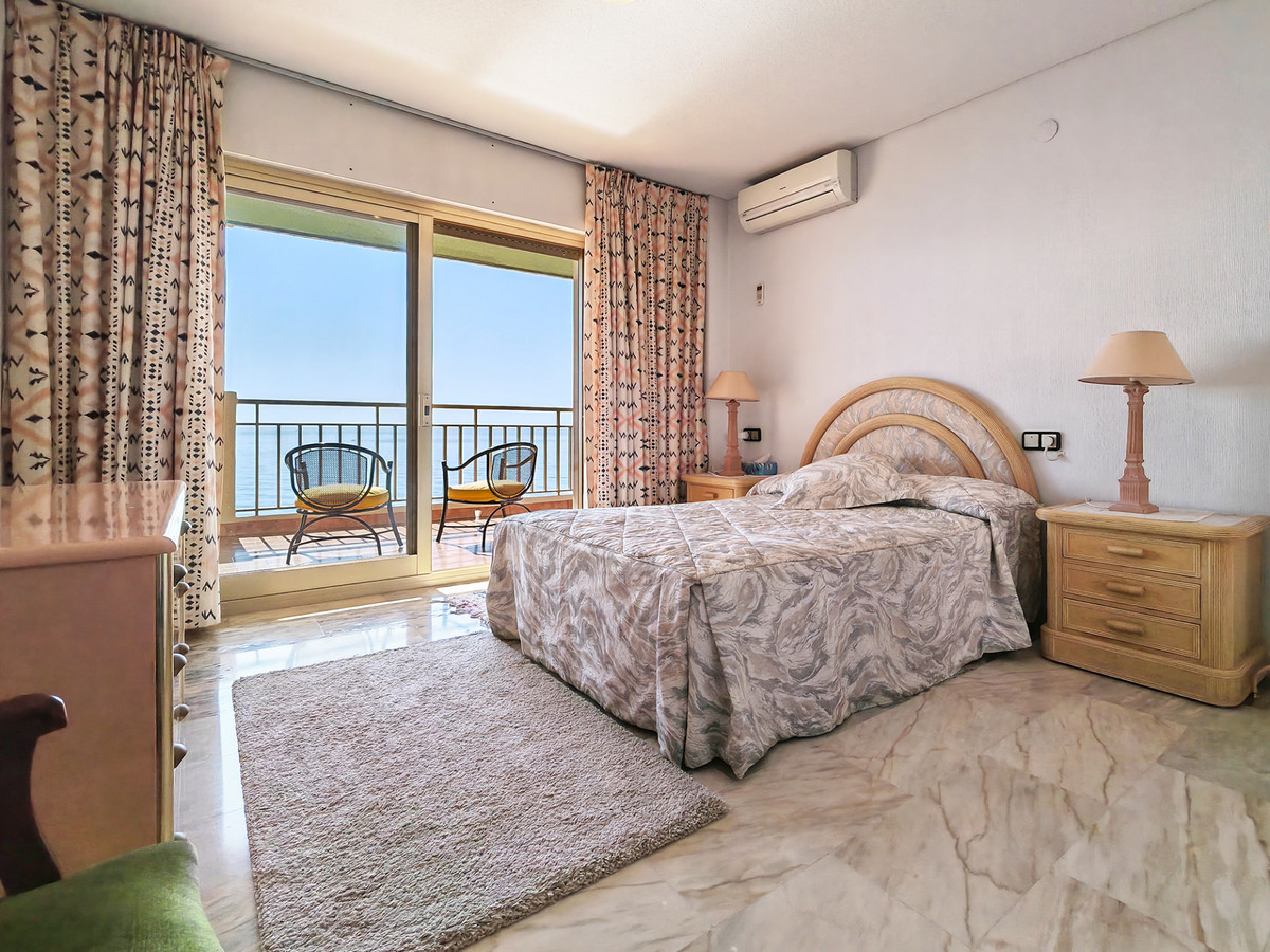 5 Bed Apartment for sale in Fuengirola Costa Del Sol, Málaga, Spain