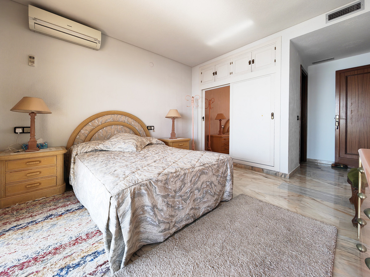 5 Bed Apartment for sale in Fuengirola Costa Del Sol, Málaga, Spain