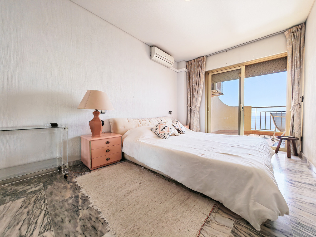 5 Bed Apartment for sale in Fuengirola Costa Del Sol, Málaga, Spain
